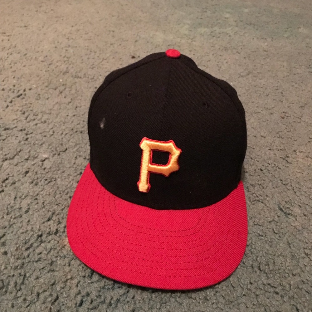 Black and red Pittsburg pirates mlb new era hat